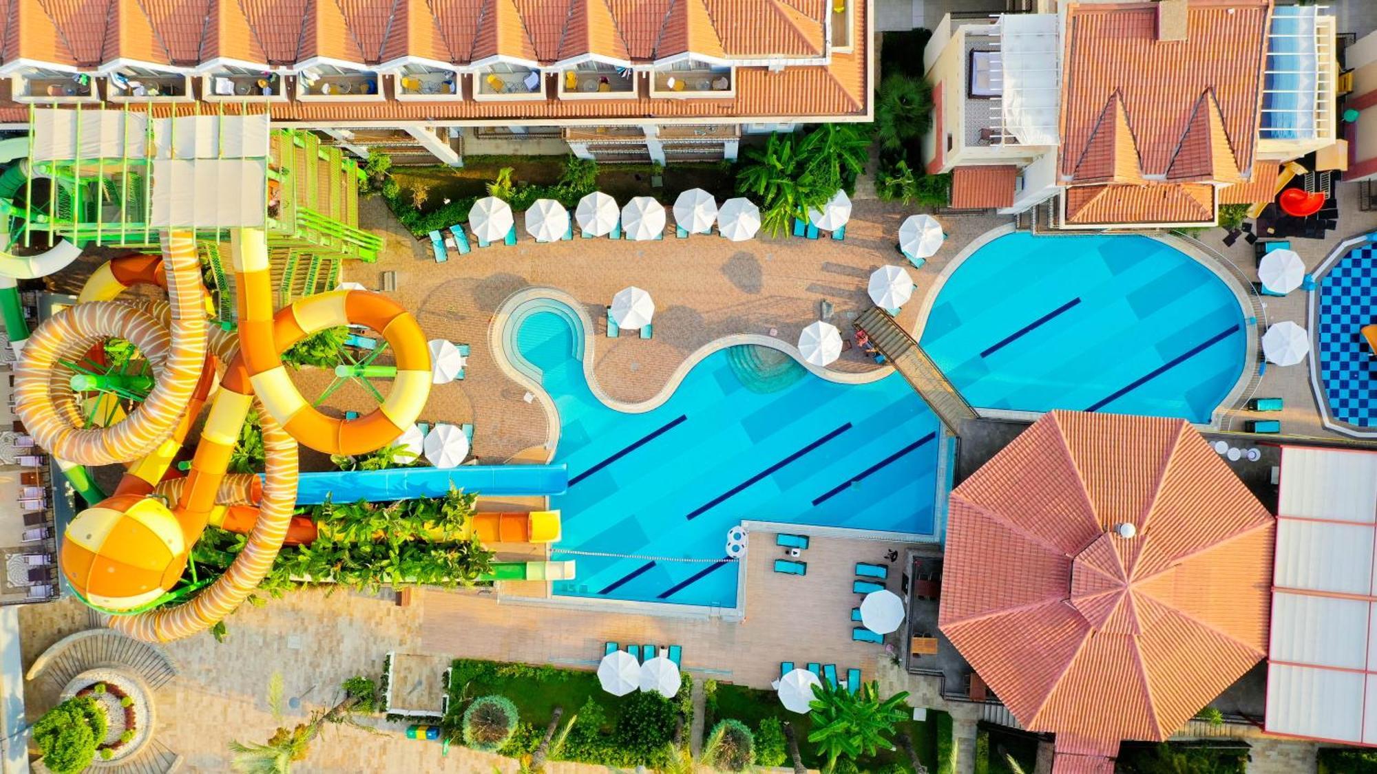 Crystal Aura Beach Resort & Spa Kemer Exterior foto